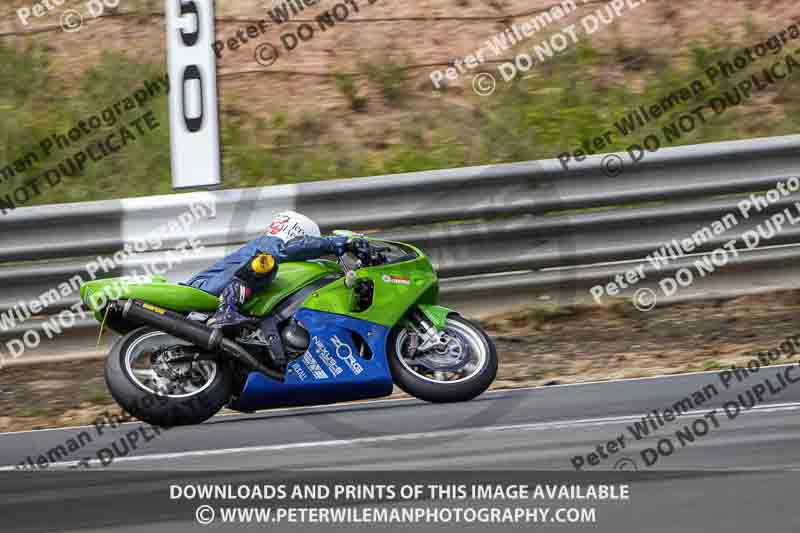 cadwell no limits trackday;cadwell park;cadwell park photographs;cadwell trackday photographs;enduro digital images;event digital images;eventdigitalimages;navarra;no limits trackdays;peter wileman photography;racing digital images;trackday digital images;trackday photos